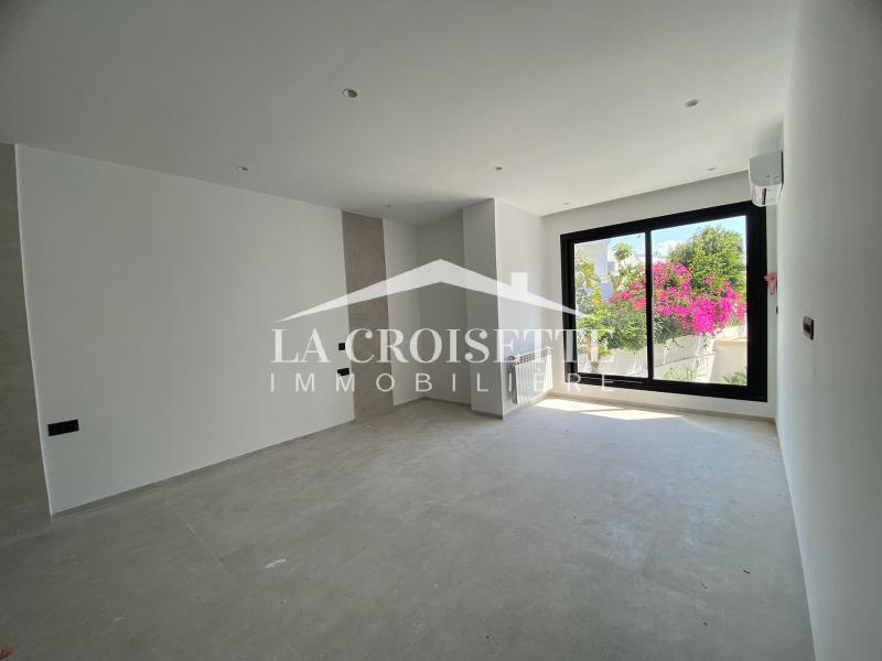 Duplex S+3 avec jardin et piscine à Gammarth